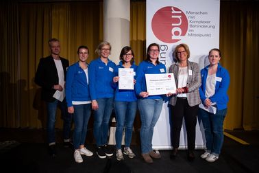 Scheckübergabe Förderpreis Leben pur 2019 an Helfende Hände, München