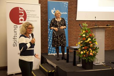 Moderatorin Marion Theile-Lenz und Referentin Ursula Büker
